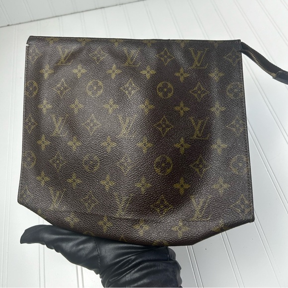Louis Vuitton Monogram Toiletry Pouch Cosmetic Bag Clutch 26 - Picture 2 of 15